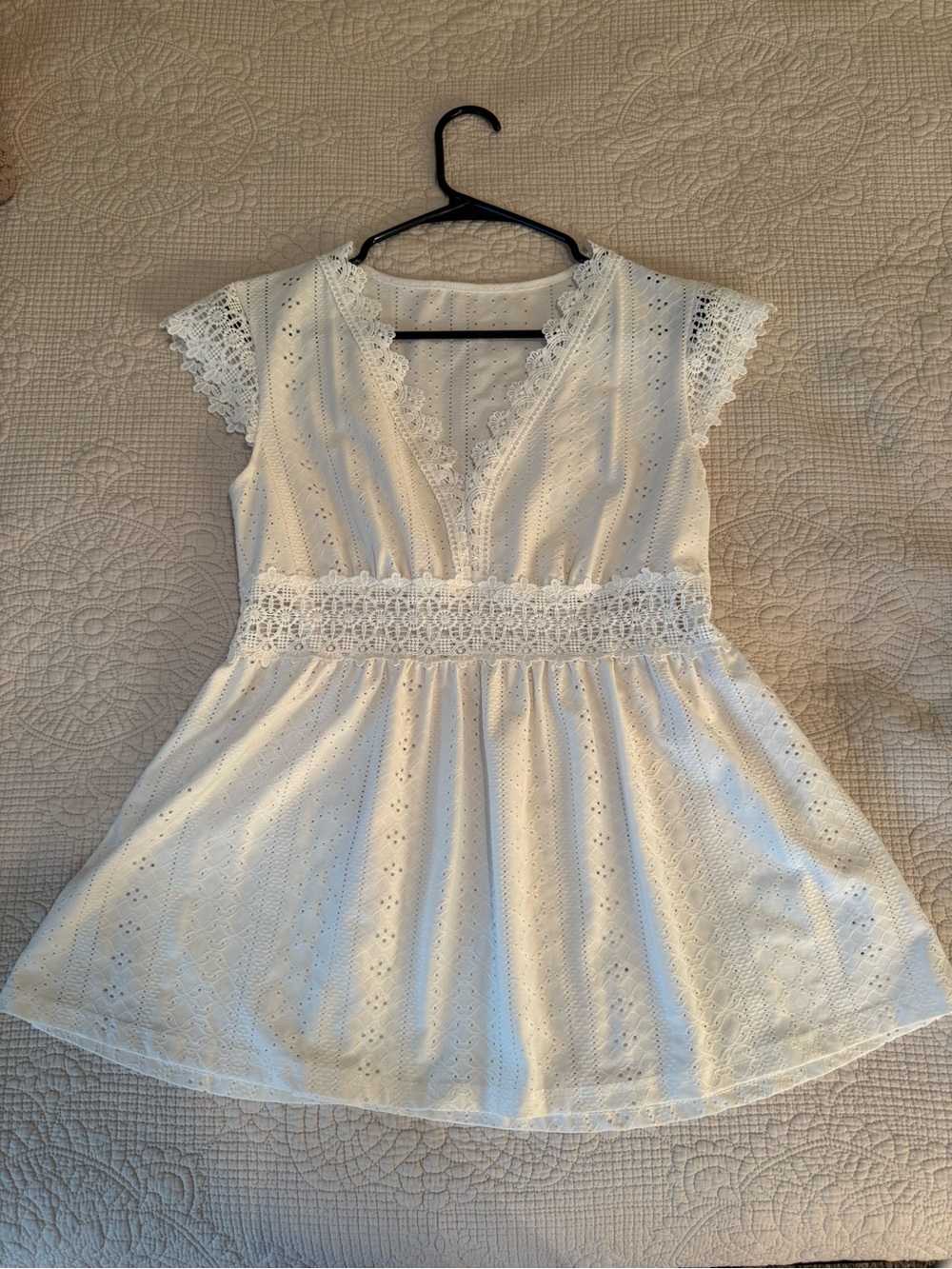 Women’s White Eyelet Lace V-Neck Top